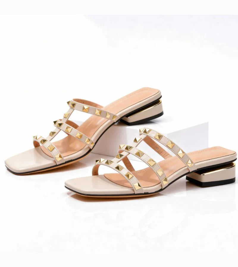 Sandalo Mule Odette con Borchie Dorate